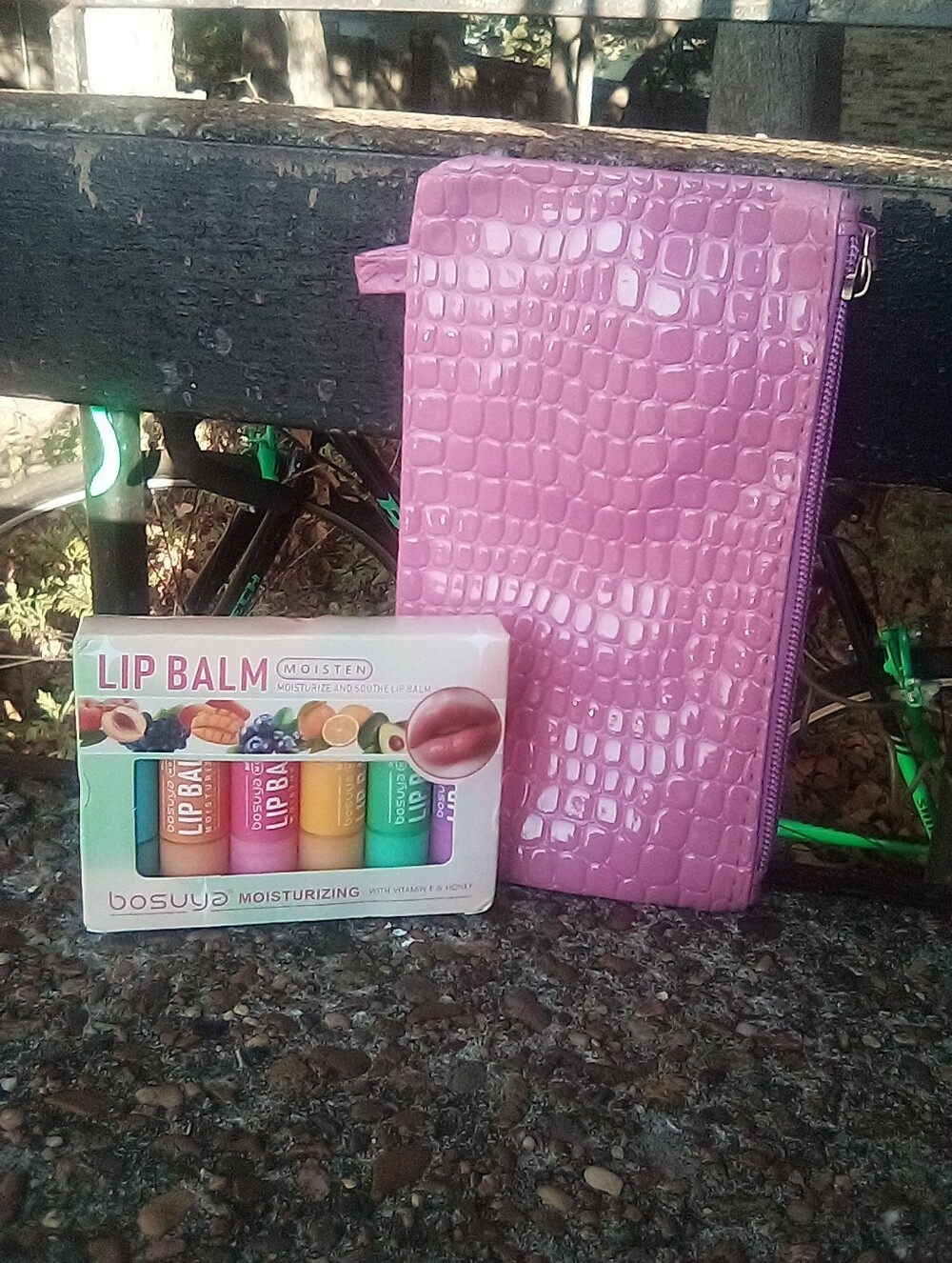 Bosuyu Pink Moisturizing Lip Balm Set with Pink Cosmetic Pouch